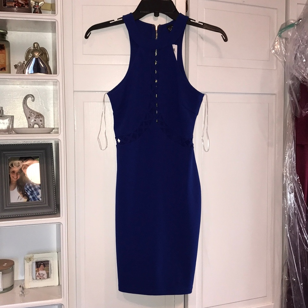 Blue body on dress